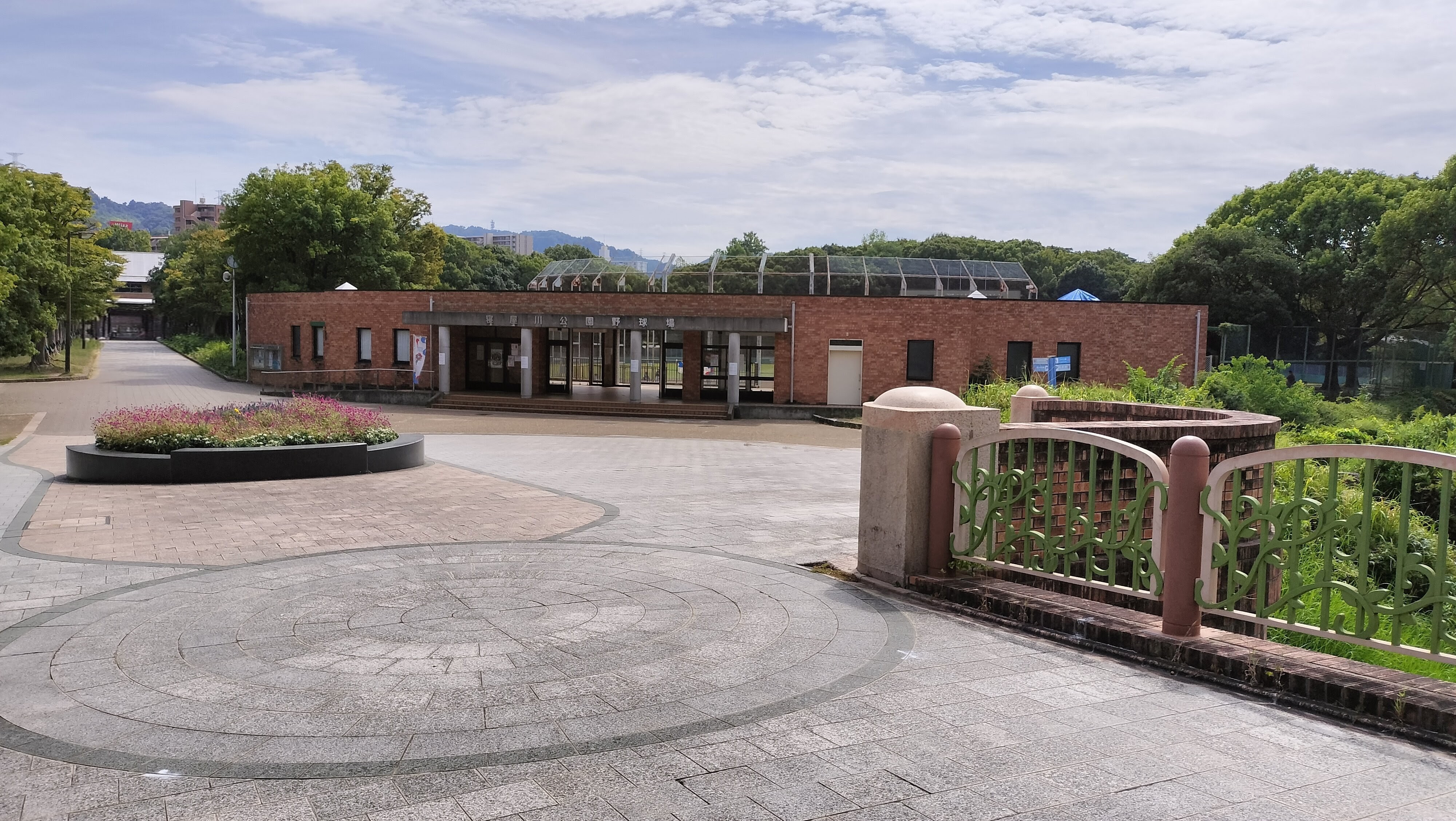 寝屋川公園野球場