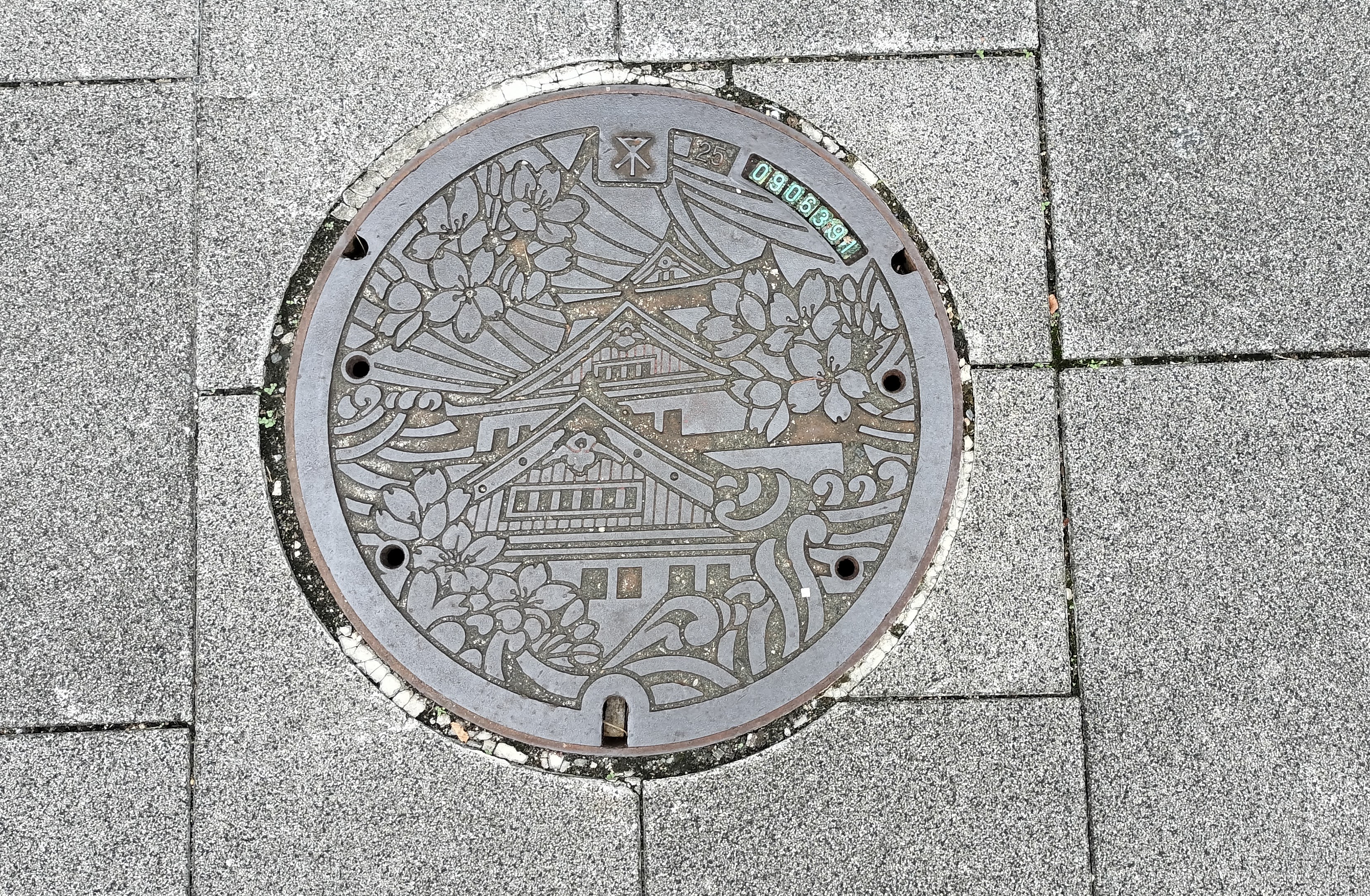 大阪市のマンホール